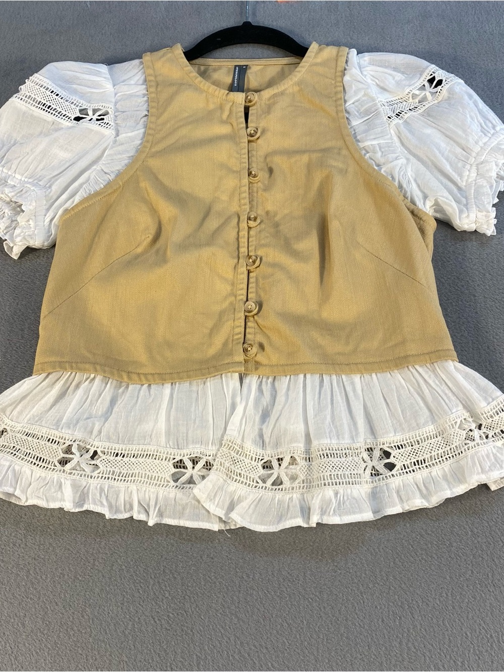 By Anthropologie Women’s tan & White crotchet lace puff sleeves Twofer Blouse,XS